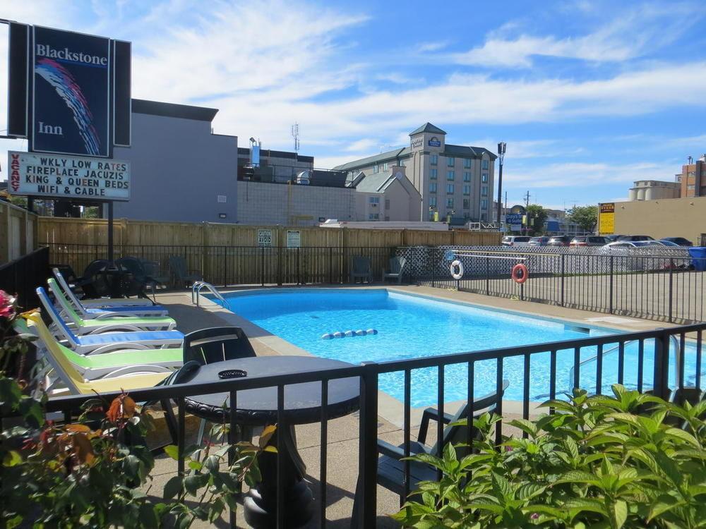 Falls Inn Near Casino Niagara By Oyo Экстерьер фото